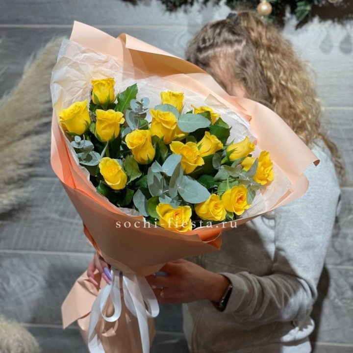 15 желтых роз в Энгельсе