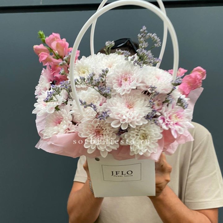 Сумочка из стойких цветов  в Энгельсе