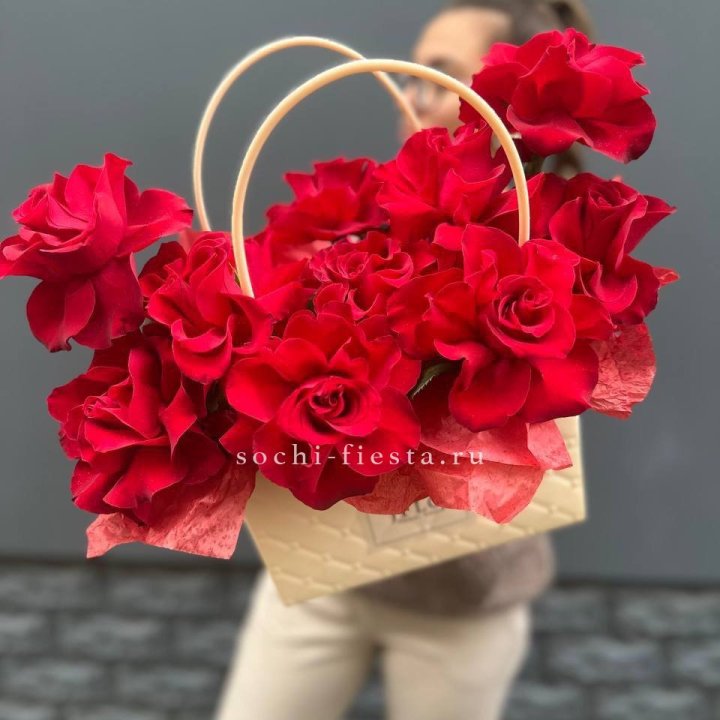 Французские розы в сумочке в Энгельсе