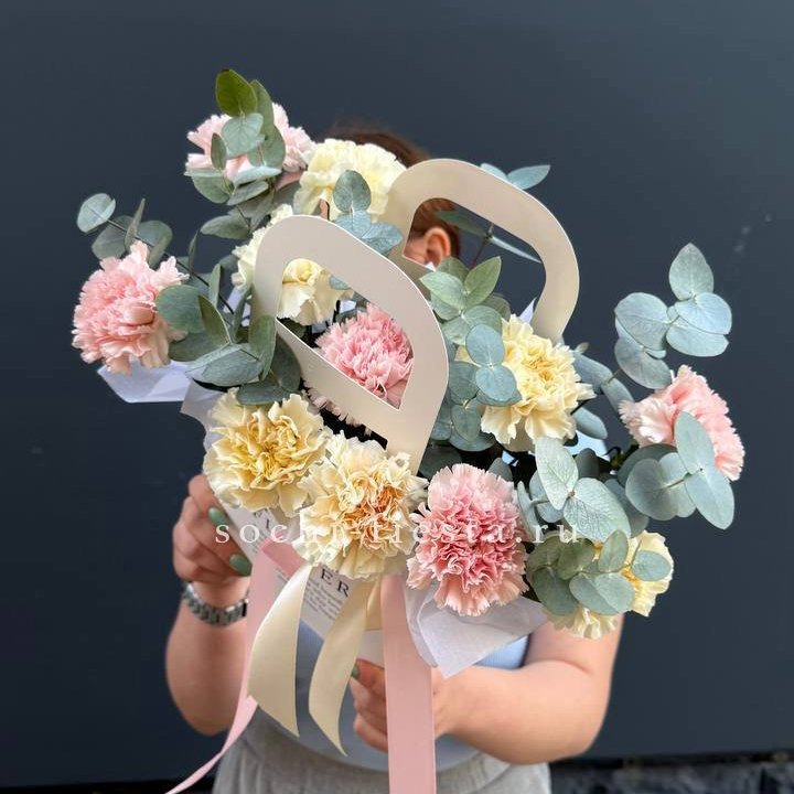 Сумочка из диантусов в Энгельсе