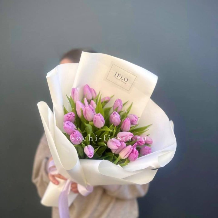 25 сиреневых тюльпанов в Энгельсе