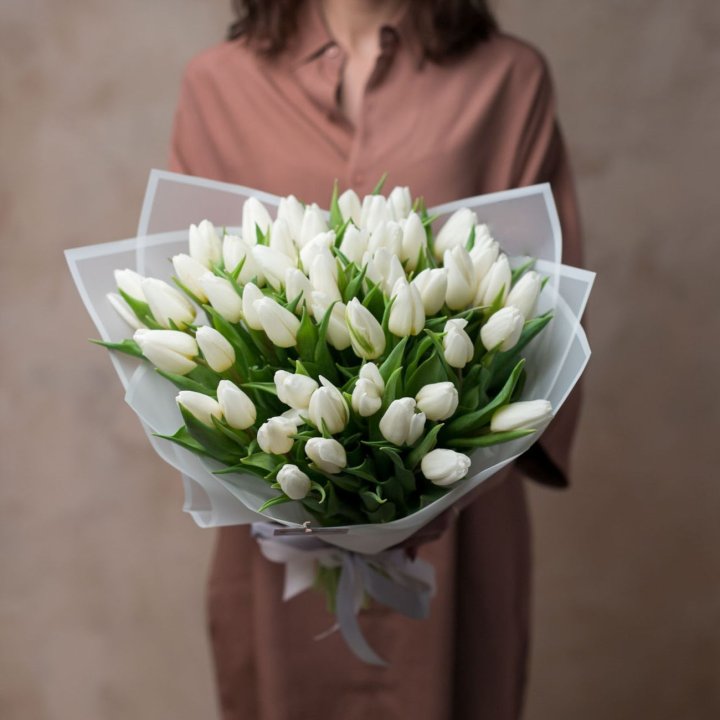 51 белый тюльпан в Энгельсе