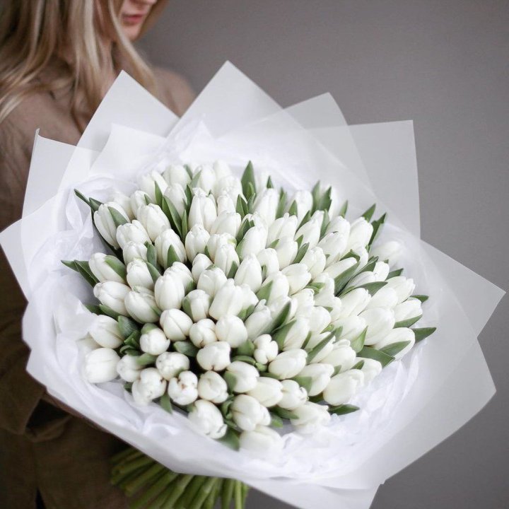 101 белый тюльпан в Энгельсе
