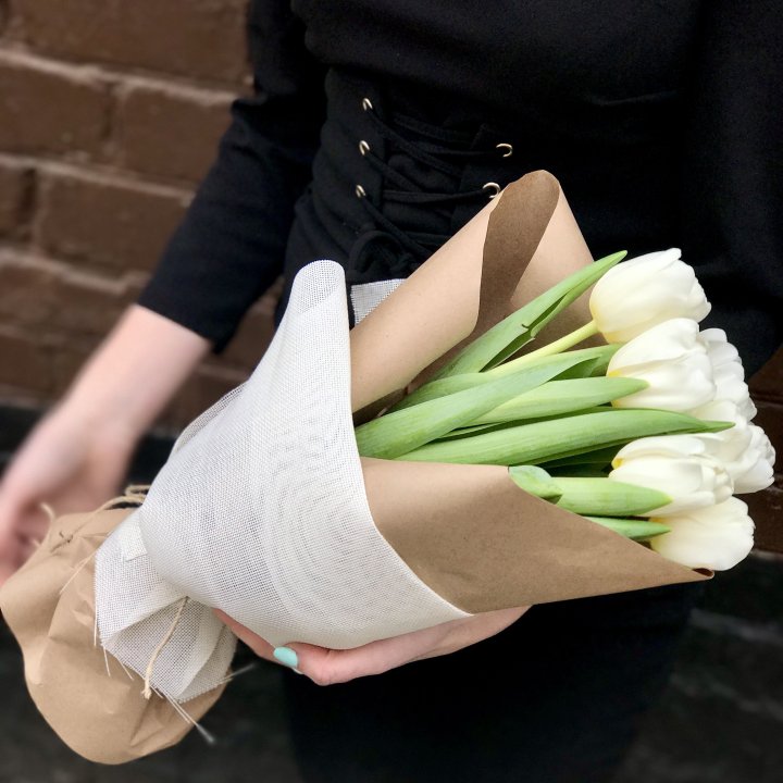 Букет белых тюльпанов в Энгельсе