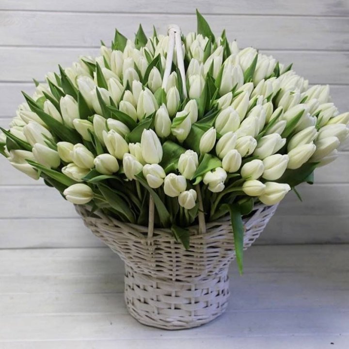 Корзина из 151 тюльпана в Энгельсе