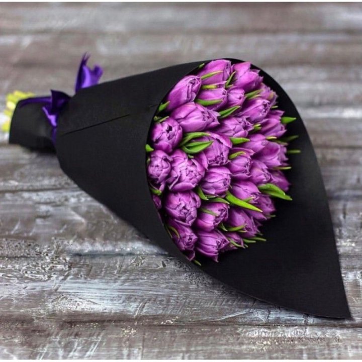 Пионовидные тюльпаны блэк в Энгельсе